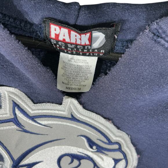 University Of New Hampshire Wildcats Hoodie - Picture 7 of 7